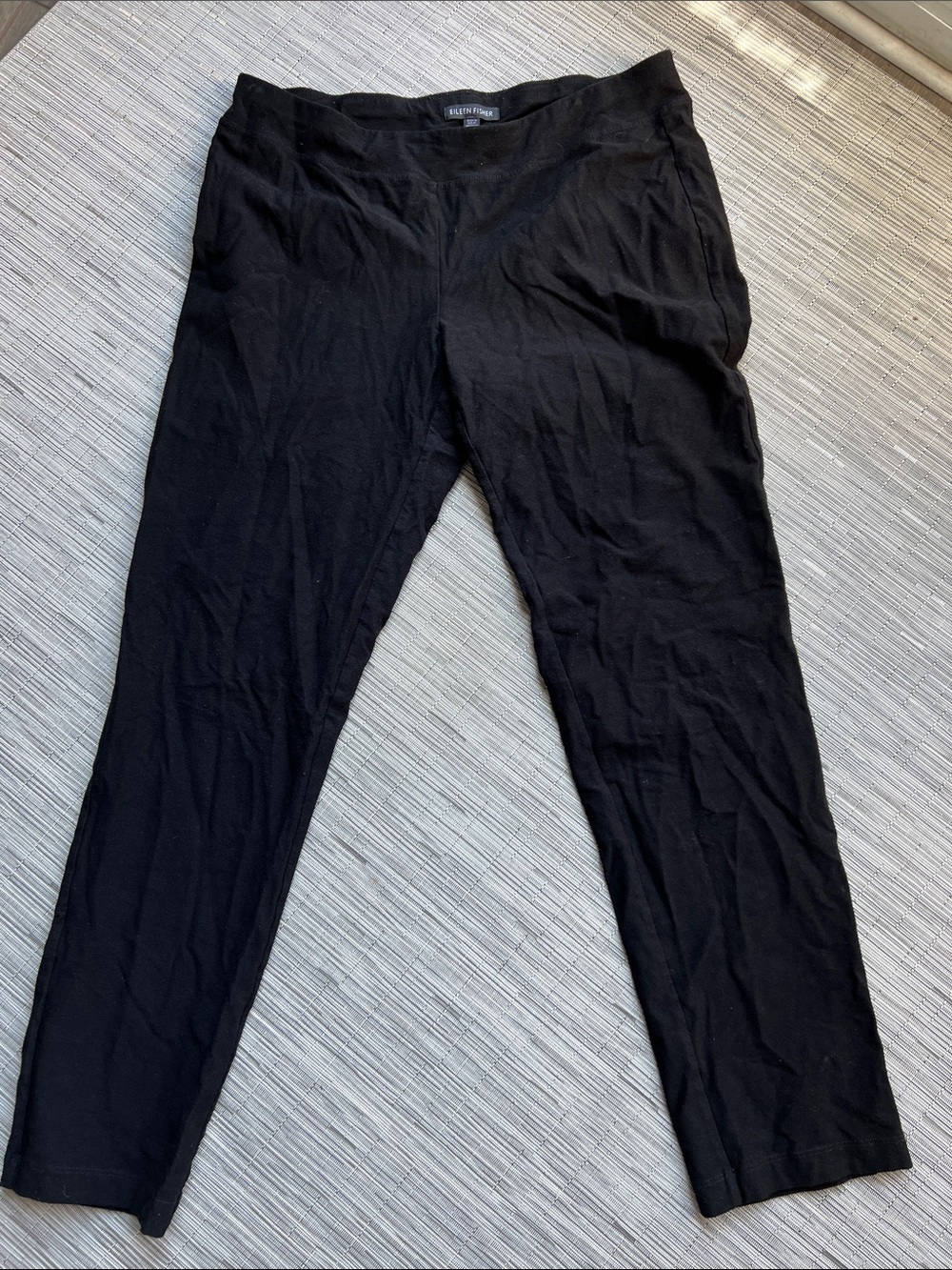 Eileen Fisher Black Crepe Pull On  Easy chic/Effortless Pants